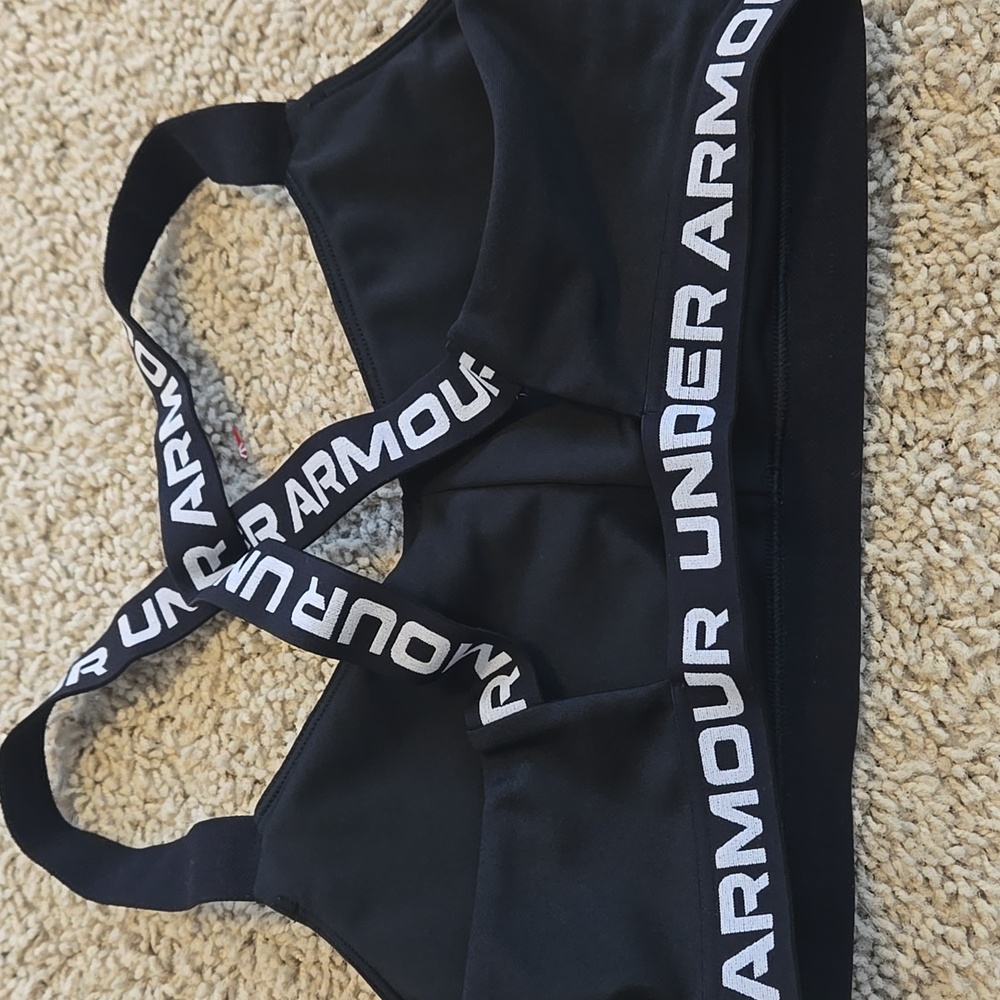 Under Armor Great Condition Sports Bra Size Medium - Picture 2 of 2